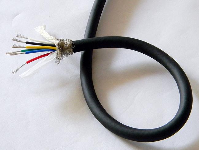 传感器需要使用耐油电缆吗